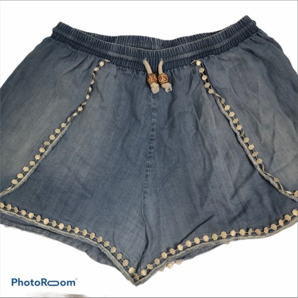 💥 💥💥 SALE! 5 / $25 💥💥 Exhilaration light denim shorts